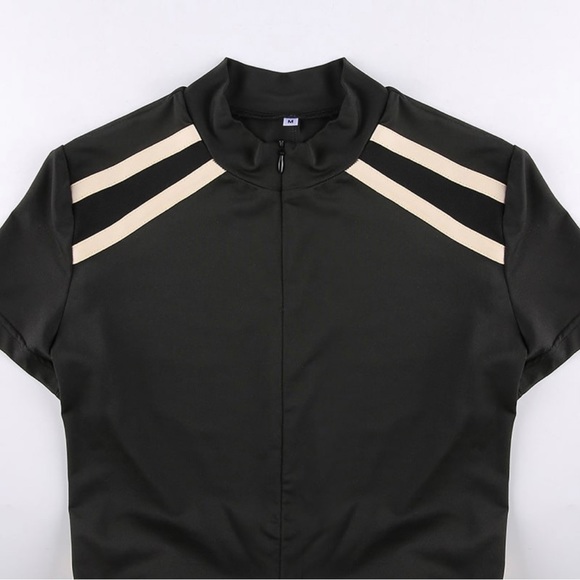 Sporty Zip Front Romper - Picture 6 of 9